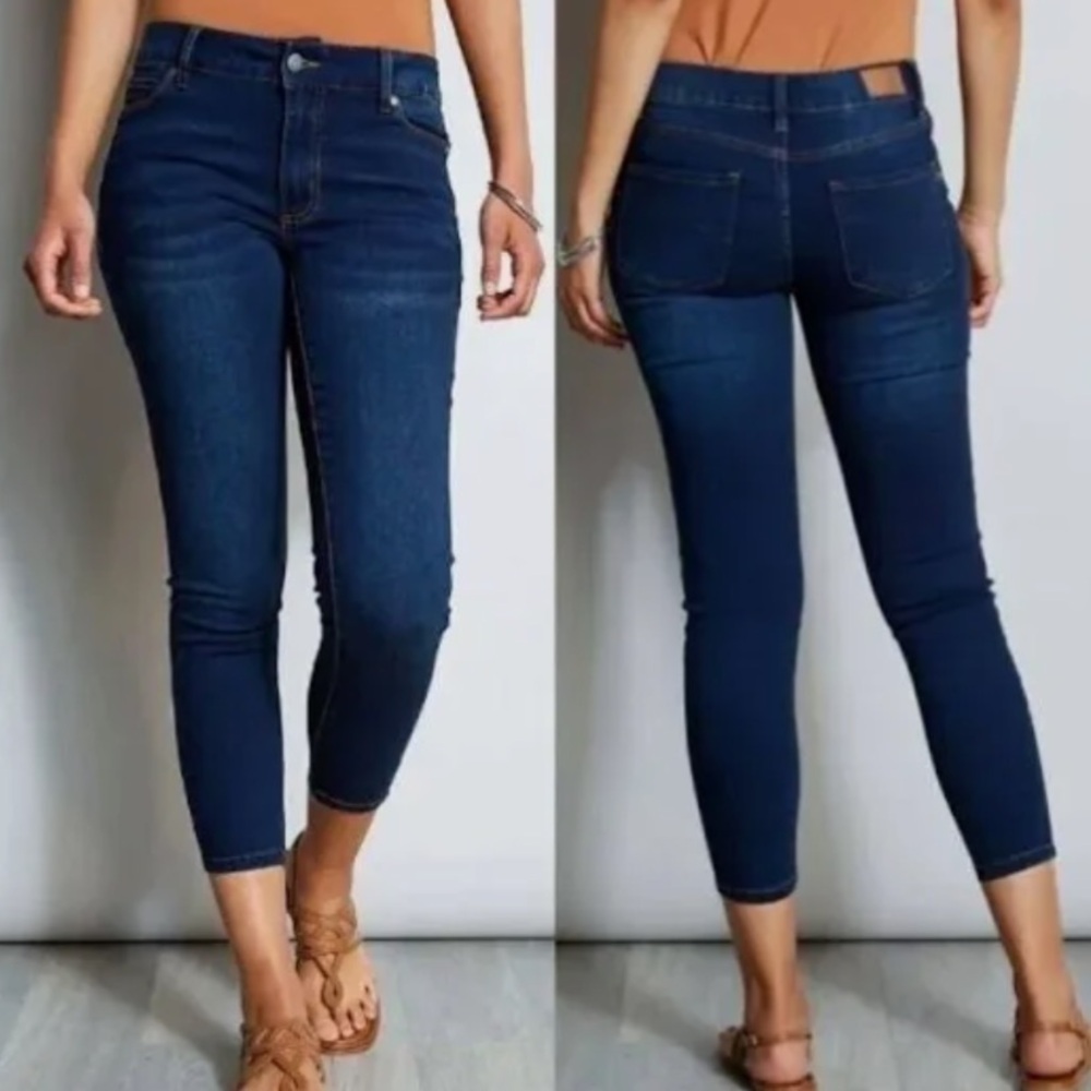 Tahari Blue Ankle Cropped Jeans Classic Design